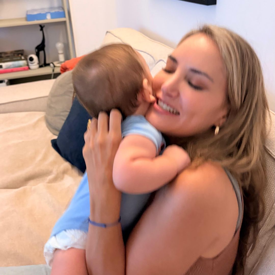 Alba Carrillo con el pequeño Tristán