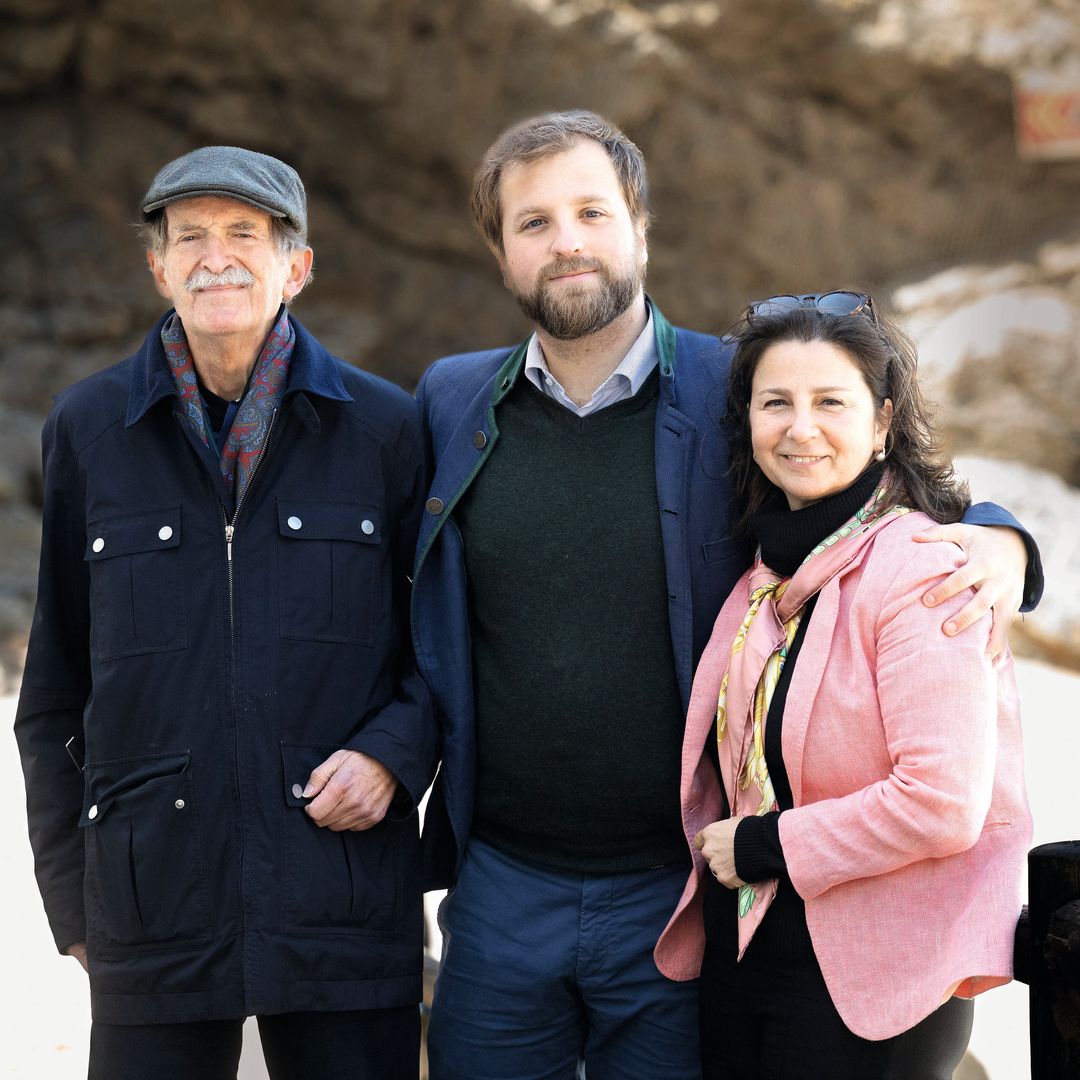 El príncipe de Beira con sus padres. "Siempre nos inculcaron a mí y a mis hermanos un profundo sentido de responsabilidad para servir a Portugal", nos dice Alfonso de Braganza, que continúa, de forma natural, los pasos de Dom Duarte Pio como su heredero