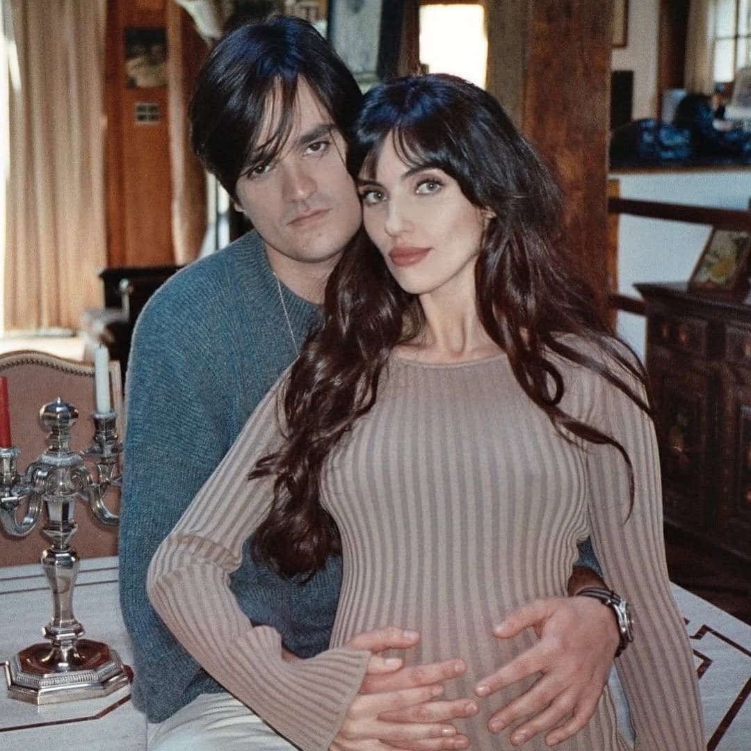 Alain-Fabien Delon da la bienvenida a su primera hija 8 meses después de la muerte de su padre: "Una vida se iba y otra se concebía"