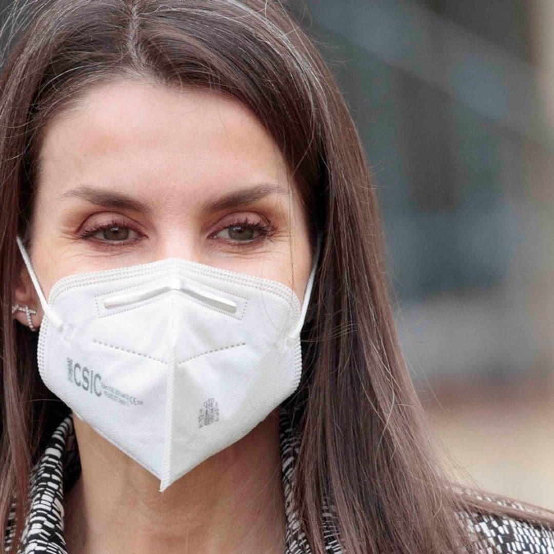 Doña Letizia resalta cada vez más sus canas y apuesta por la naturalidad