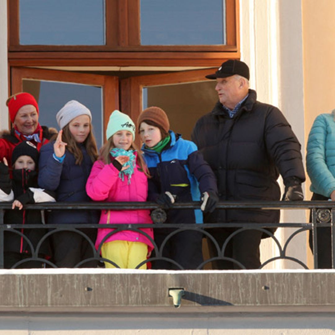 Esquí, deslizamiento sobre hielo o disparo láser... ¡La divertida yincana de la Familia Real noruega!