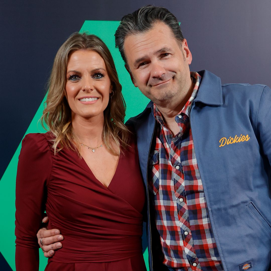 Andrea Ropero e Iñaki López se van de fiesta con sus amigos de LaSexta para celebrar el 20 aniversario de 'El Intermedio': las fotos