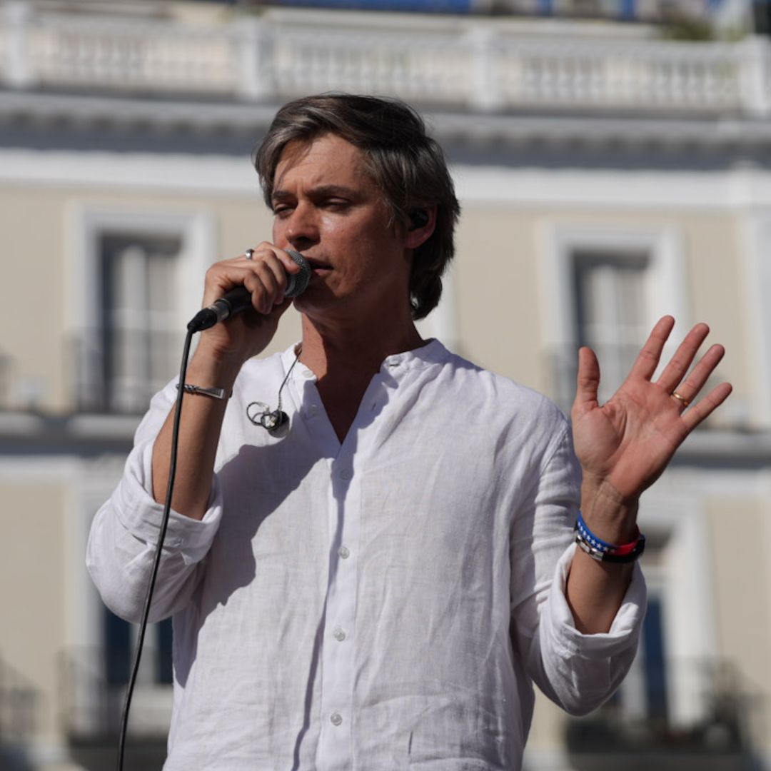 Comunicado urgente de Carlos Baute tras sus polémicos comentarios en la concentración de Madrid: "Me dejé llevar por la emoción, fue un error"