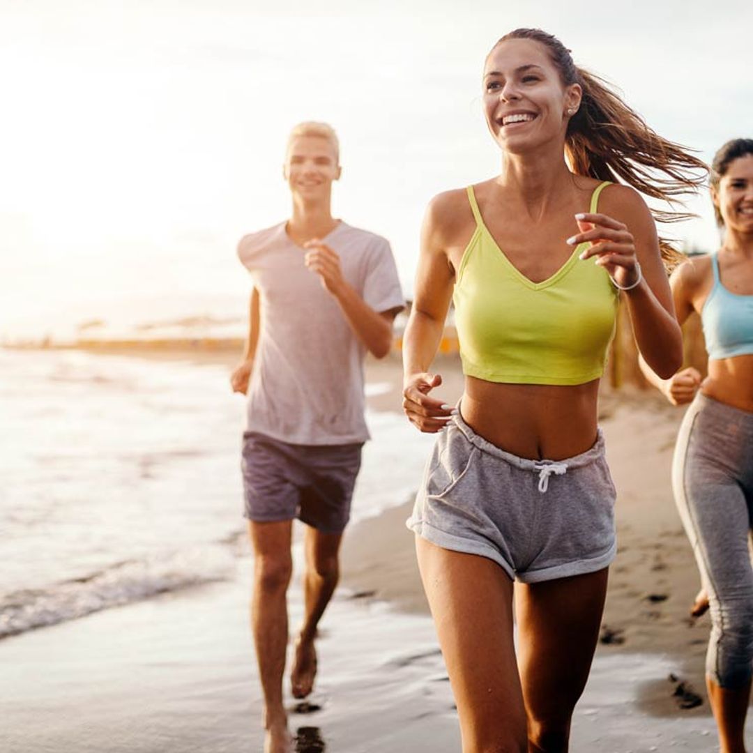 Correr por la arena de la playa, ¿sí o no? Los expertos nos dan su opinión