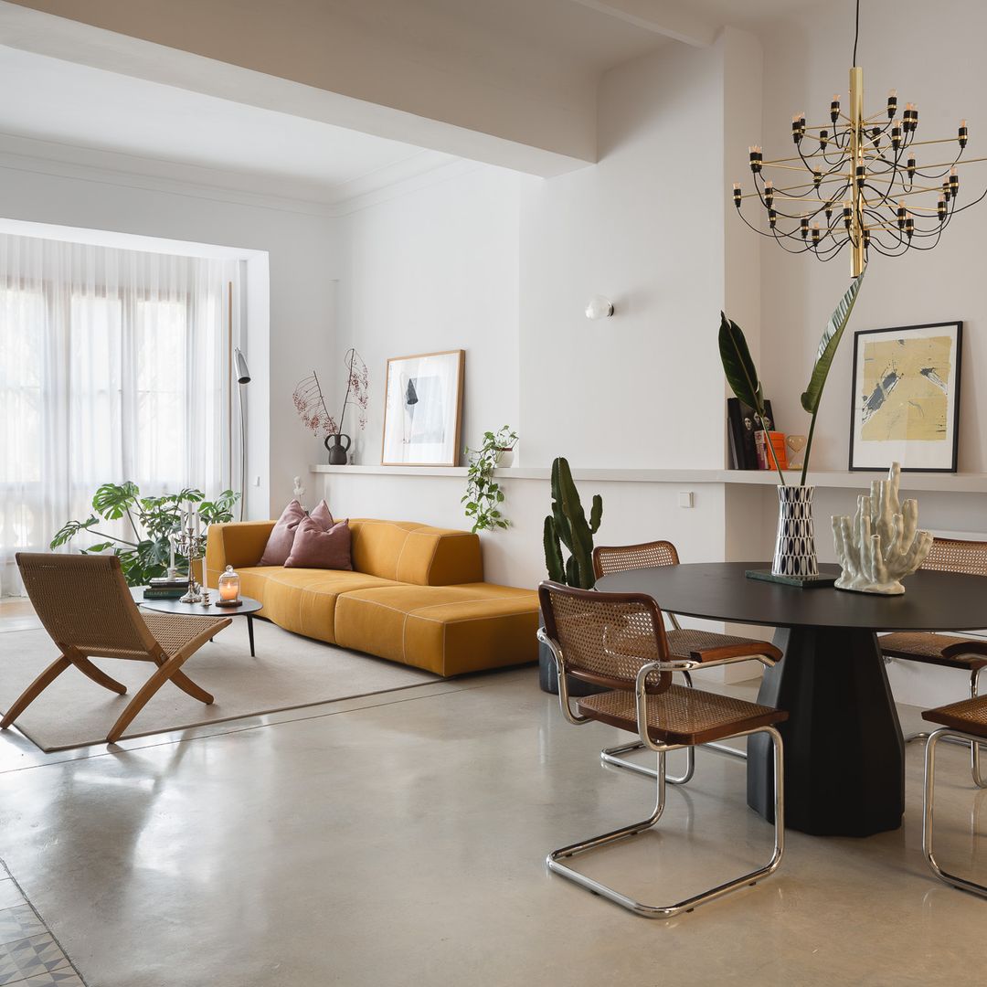 Comedor y salón de un 'loft' en Alicante 