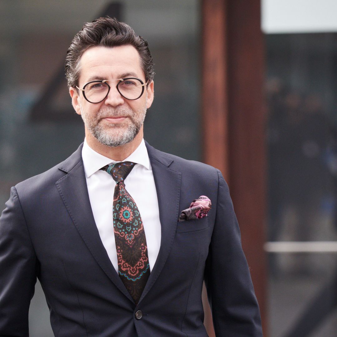 Una psicóloga analiza el conmovedor mensaje de Quique Dacosta a su hija Noa tras graduarse: "No es extraño que muchos padres se emocionen más que sus propios hijos"