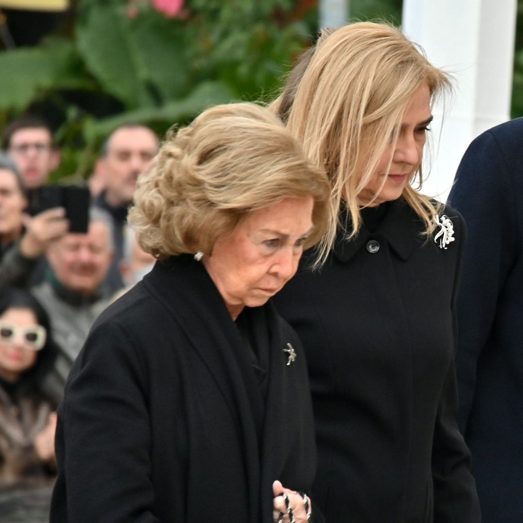 El dolor de la reina Sofía al despedir a su hermana Irene: un viaje cargado de memoria y pérdida