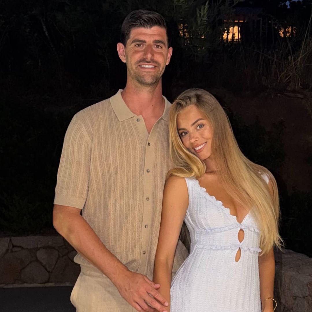 Entramos en la villa de Marbella que Thibaut Courtois eligió para sus vacaciones: 50.000 euros a la semana, bolera, sala de póker, de puros y 16 habitaciones