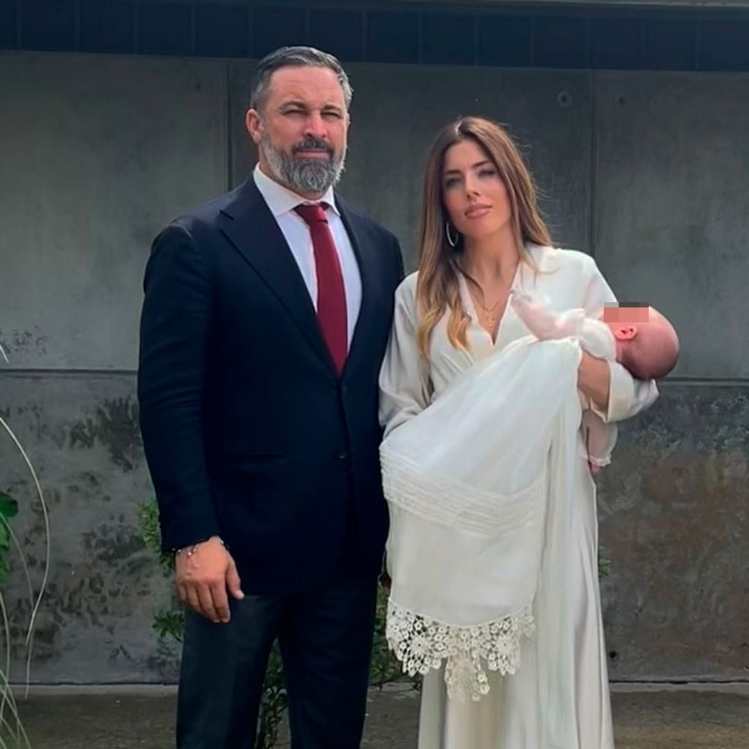 Dos de los tres hijos de Santiago Abascal y Lidia Bedman ya han recibido el alta tras ser ingresados de urgencia: "Santi y Hernán"