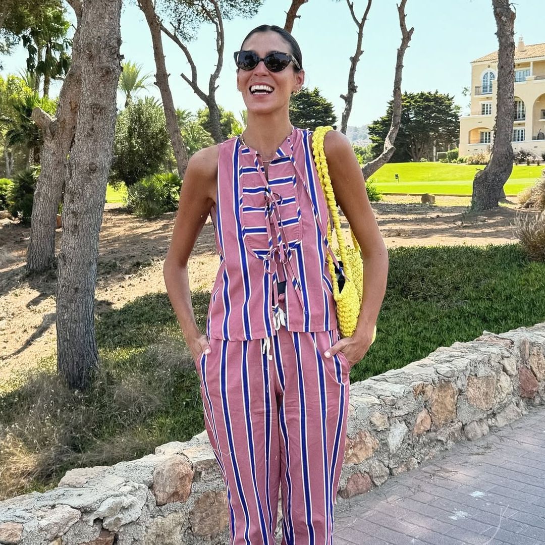 Estos 5 colores combinan genial con el rosa si estás bronceada y te ayudarán a crear looks mucho más elegantes