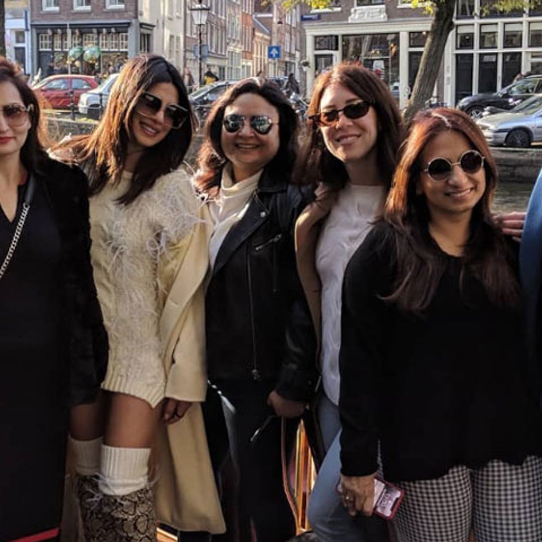 Priyanka Chopra y Sophie Turner, dos cuñadas muy bien avenidas de despedida de soltera