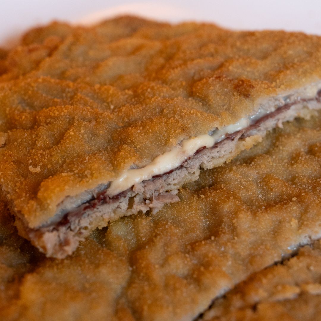 El truco definitivo para conseguir el cachopo perfecto: “La clave está en el rebozado y en el pan rallado"