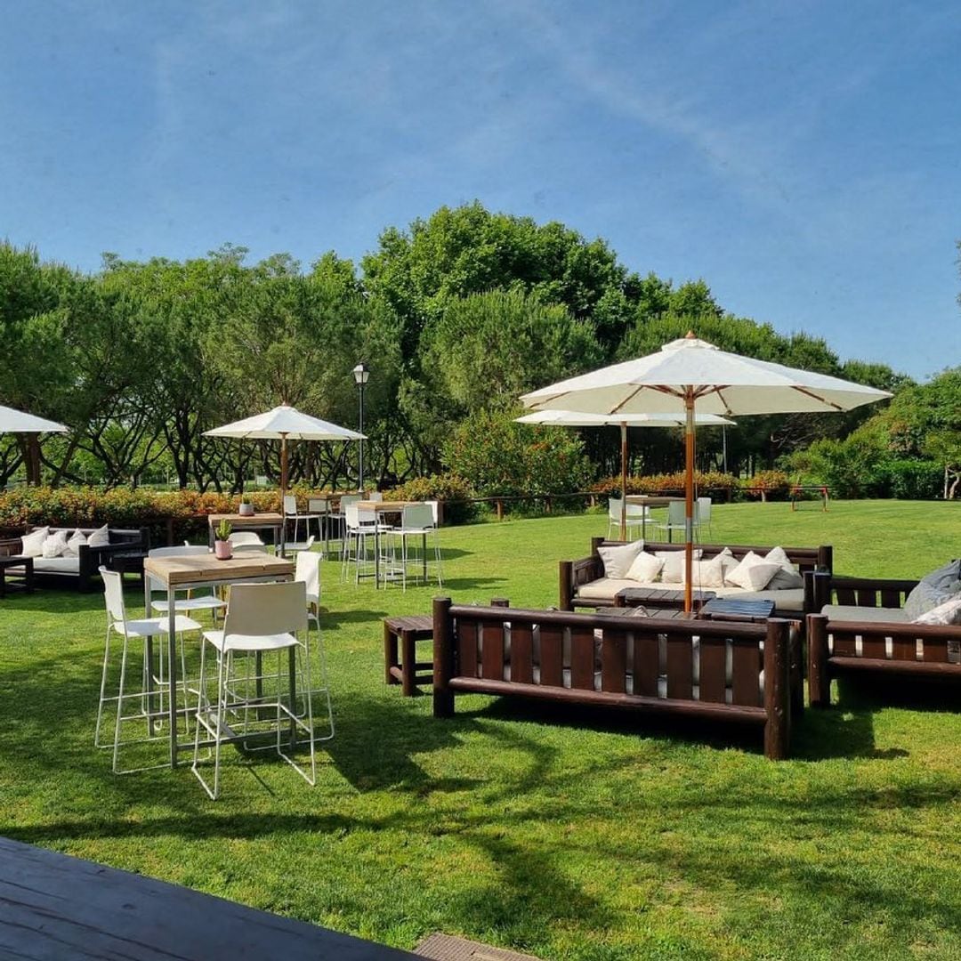 Cómo pasar un verano de lujo en Sotogrande: caballos, playa y mucho estilo