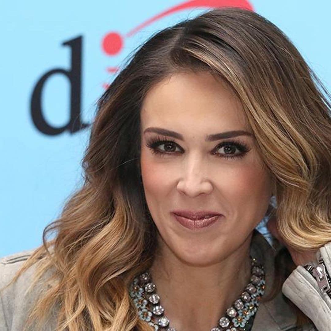 ¡Las mejores enfermeras! Jacky Bracamontes se deja consentir por sus hijas