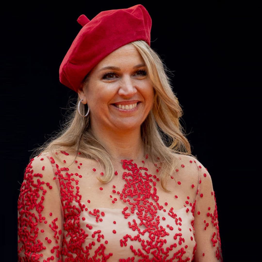 Máxima, Charlene y otras 'royals' que han triunfado con el accesorio parisino más chic
