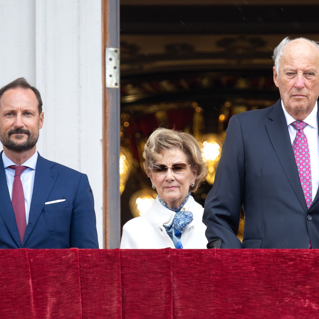 Harald, Sonia y Haakon de Noruega reaparecen mientras la imagen de Mette-Marit se derrumba por su relación con Epstein