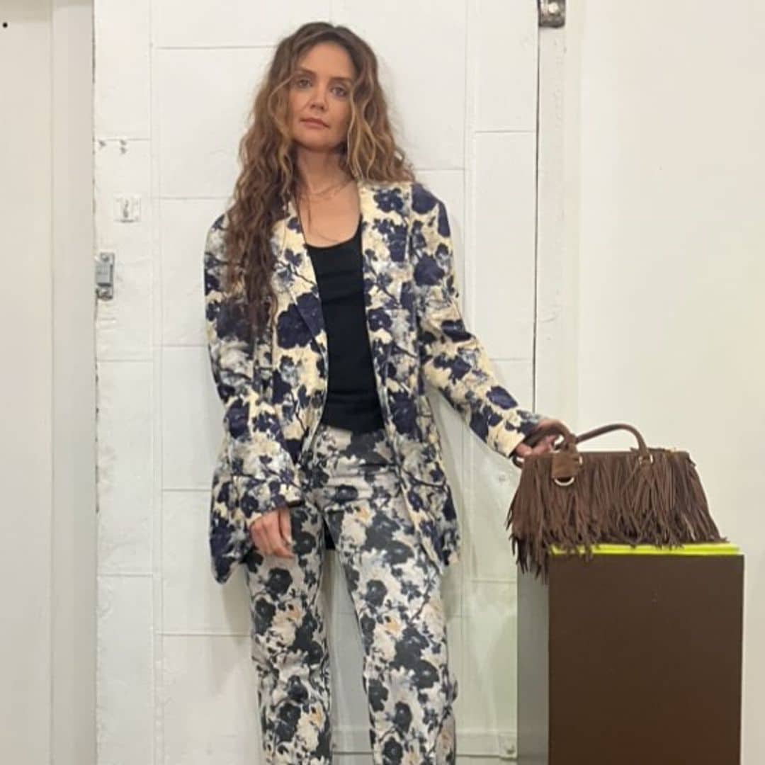Los 'looks de la venganza' de Katie Holmes, del vestido negro con aberturas a su larguísima melena ondulada