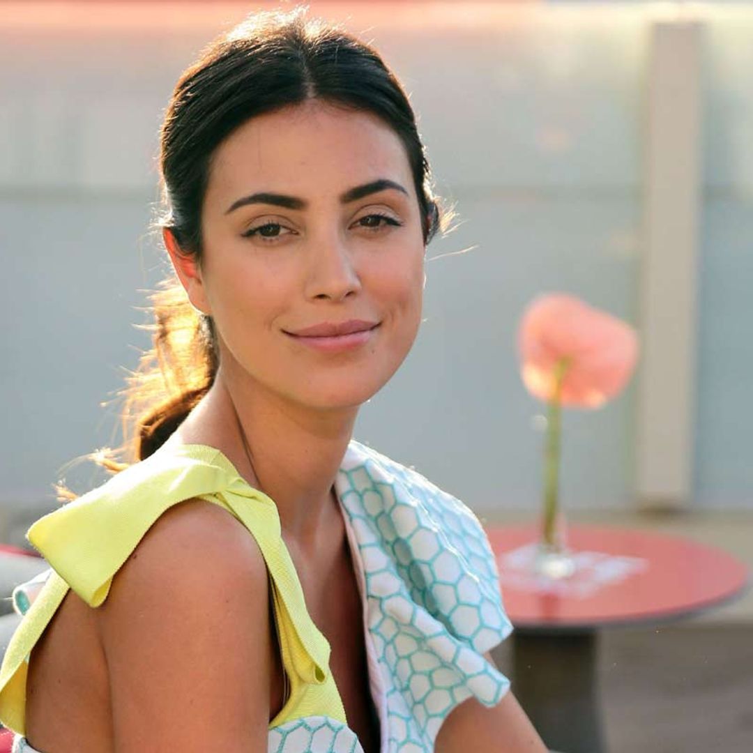 El nuevo flechazo 'eco' de Sassa de Osma, una blusa que la une con Dua Lipa y Amelia Windsor