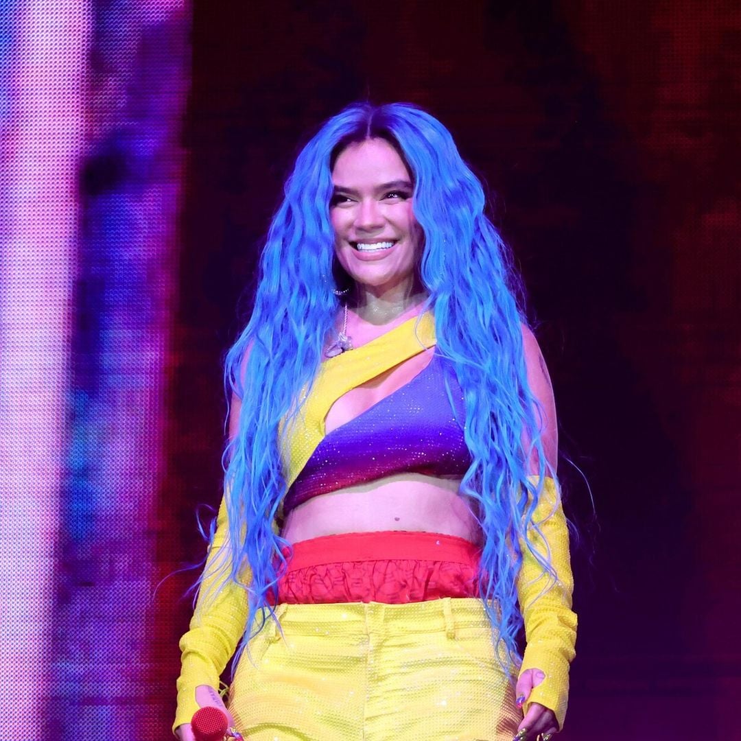 Karol G rinde un homenaje a Selena Quintanilla, Celia Cruz, Shakira y Daddy Yankee en su debut en Coachella