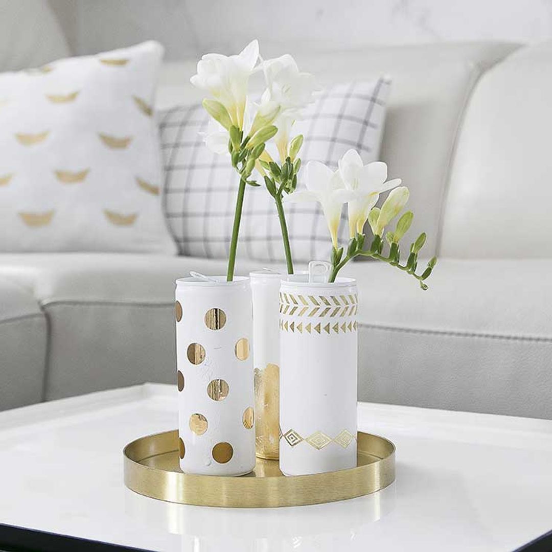 Vuelven con fuerza los tonos metalizados dorados