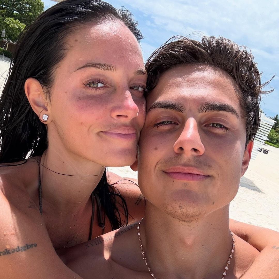 Oriana Sabatini se sumerge en el mar en las Maldivas junto a Paulo Dybala