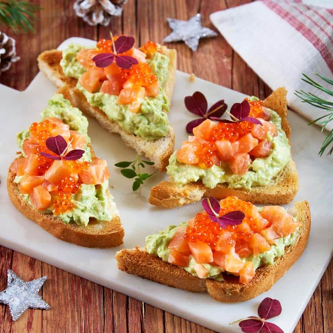 Salmón en tostas con aguacate