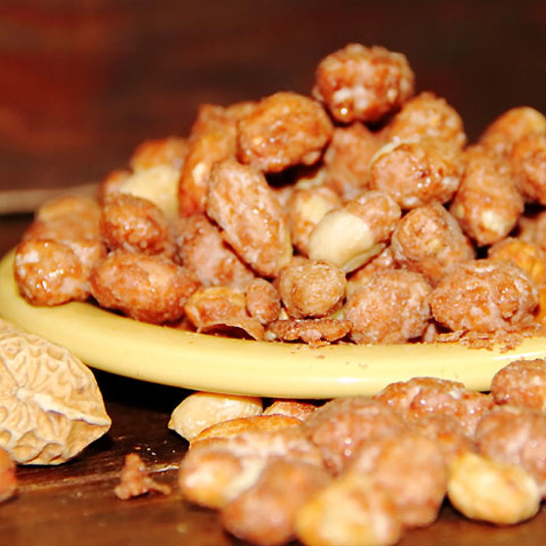 En vídeo: cómo garrapiñar frutos secos en casa