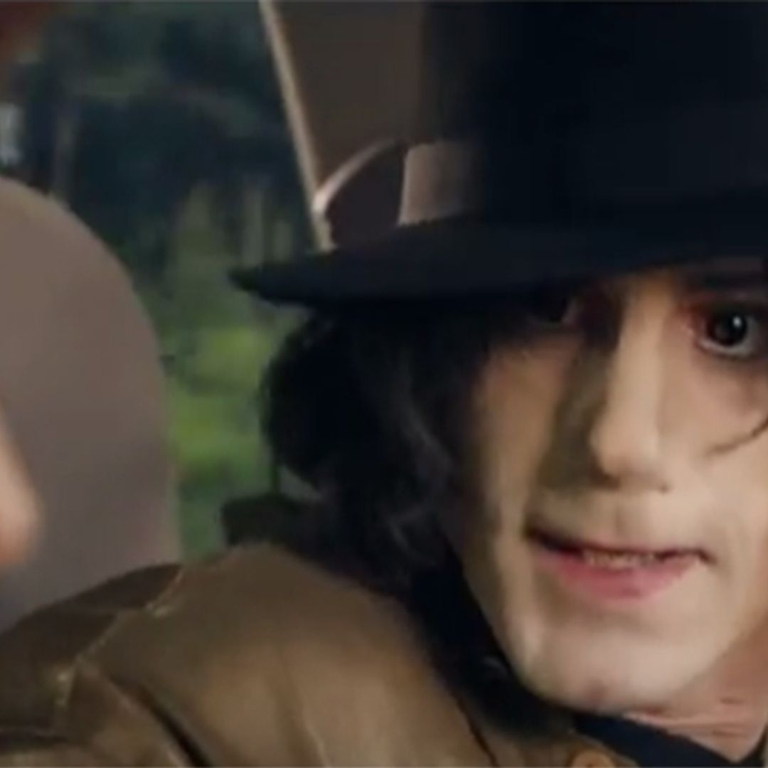 Primera y sorprendente imagen de Joseph Fiennes como Michael Jackson en una serie que ha ofendido a la familia del rey del pop