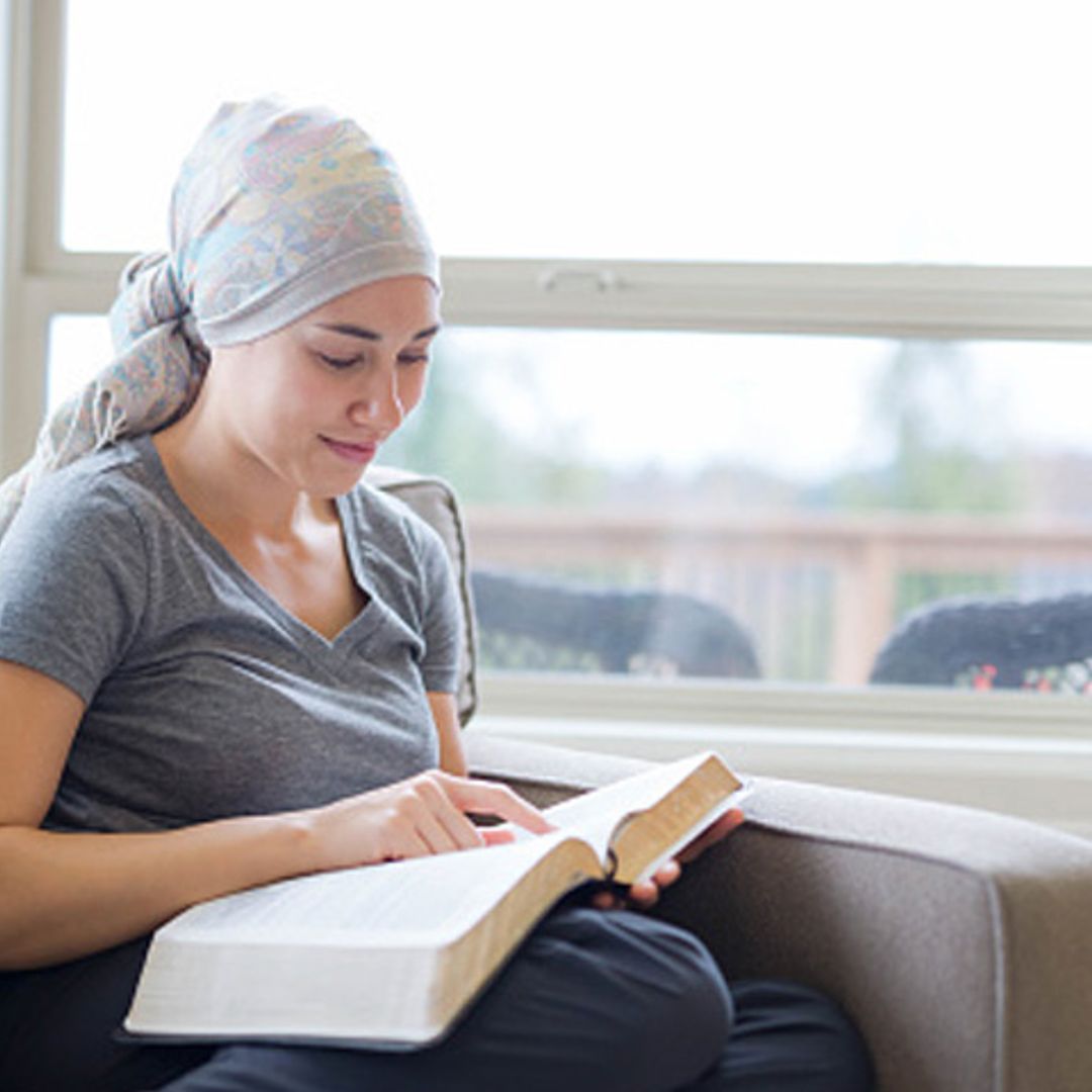 Cómo mejorar la atención a los adolescentes supervivientes de cáncer