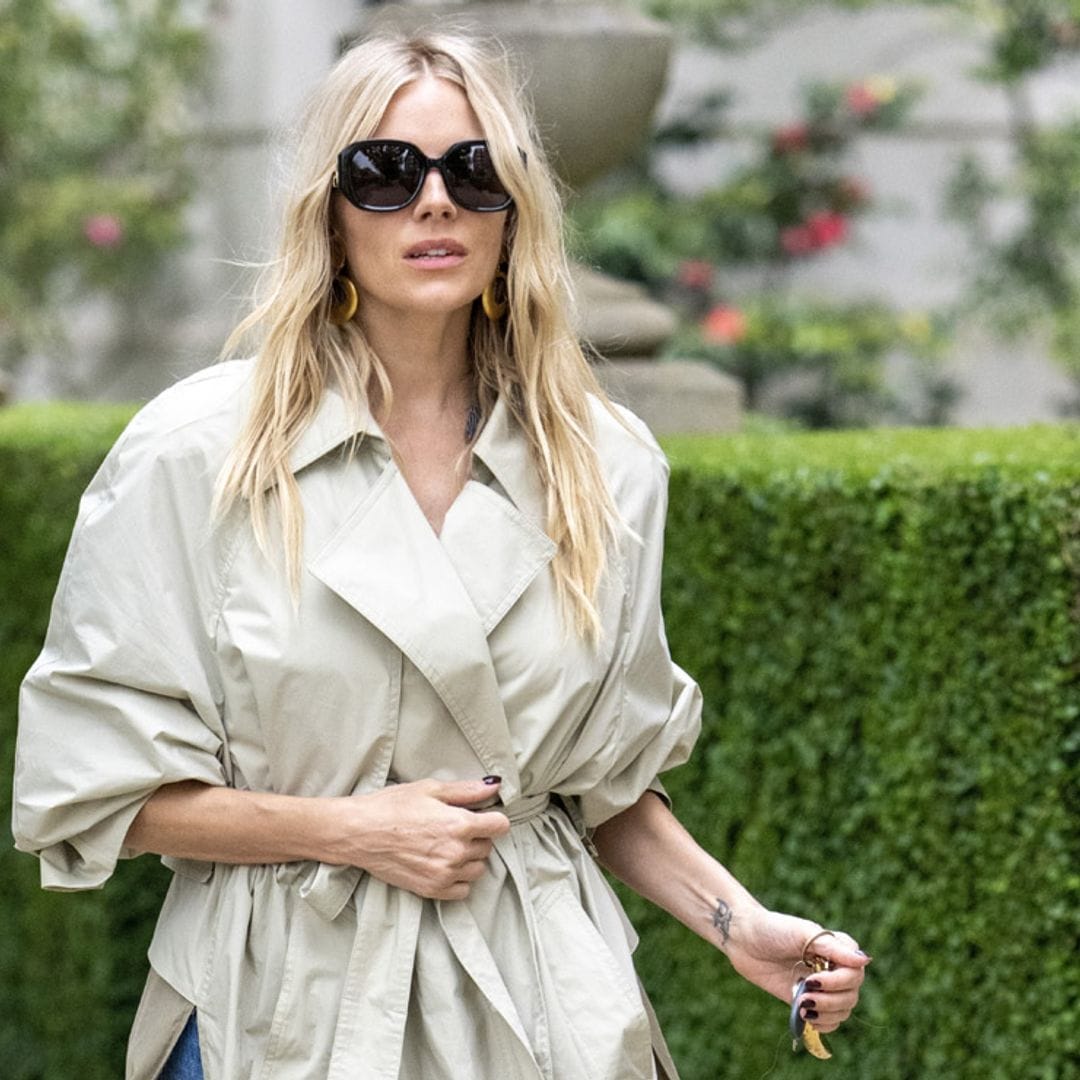 Y la mejor modelo de la colección de Victoria Beckham para Mango es... Sienna Miller ❤️