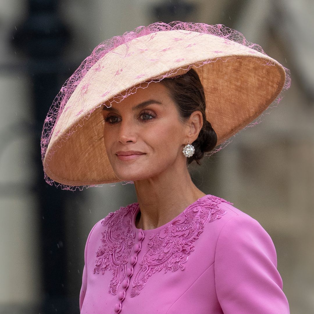Los looks con los que la reina Letizia conquistó a la prensa internacional hace 2 años en Londres