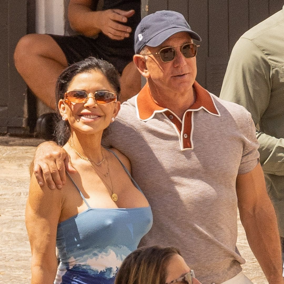 Lauren Sánchez deslumbra en Ibiza con un vestido 'vintage' de Chanel