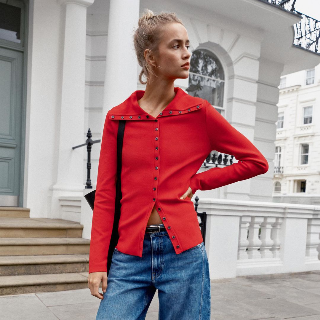 Zara lanza 6 jerséis de punto fino para moverse por la ciudad en octubre sin pasar calor ni frío