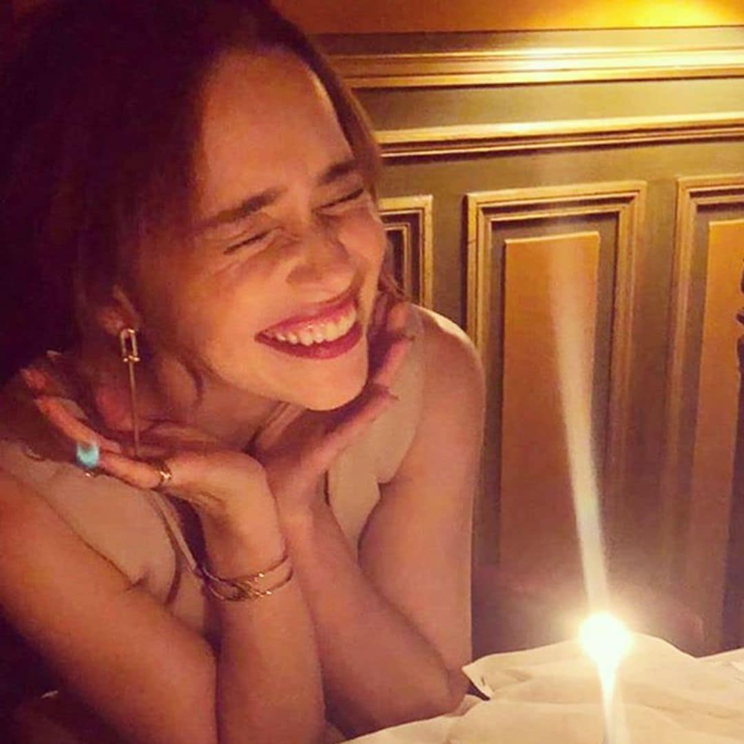 Ya puedes cenar con Emilia Clarke... ¡y por una buena causa!