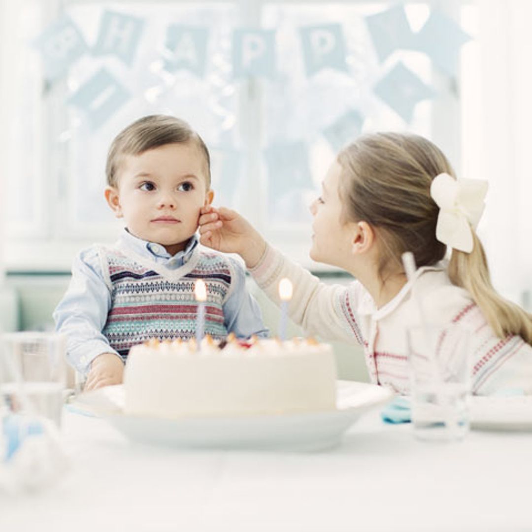 Oscar de Suecia celebra su segundo cumpleaños y nos invita a una deliciosa ración de retratos oficiales