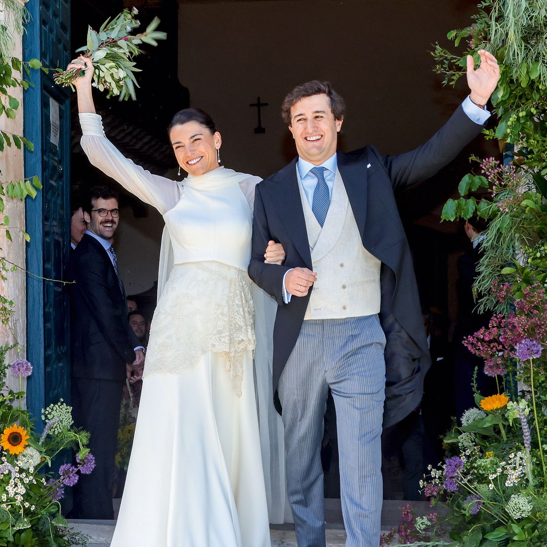 FOTOS EXCLUSIVAS. La romántica boda de María Milans del Bosch, hija de Marta Barroso, en Segovia: los detalles y las invitadas más elegantes