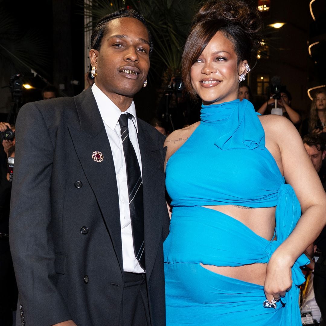 Rihanna deslumbra embarazada en Cannes con un vestido anudado que esconde un mensaje