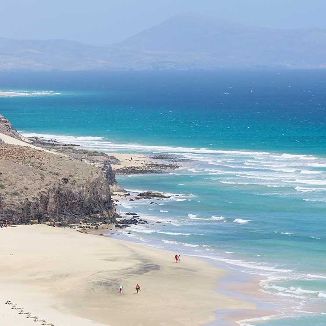 Amigos de lo ajeno ponen en peligro la playa de 'las palomitas' en la isla Fuerteventura