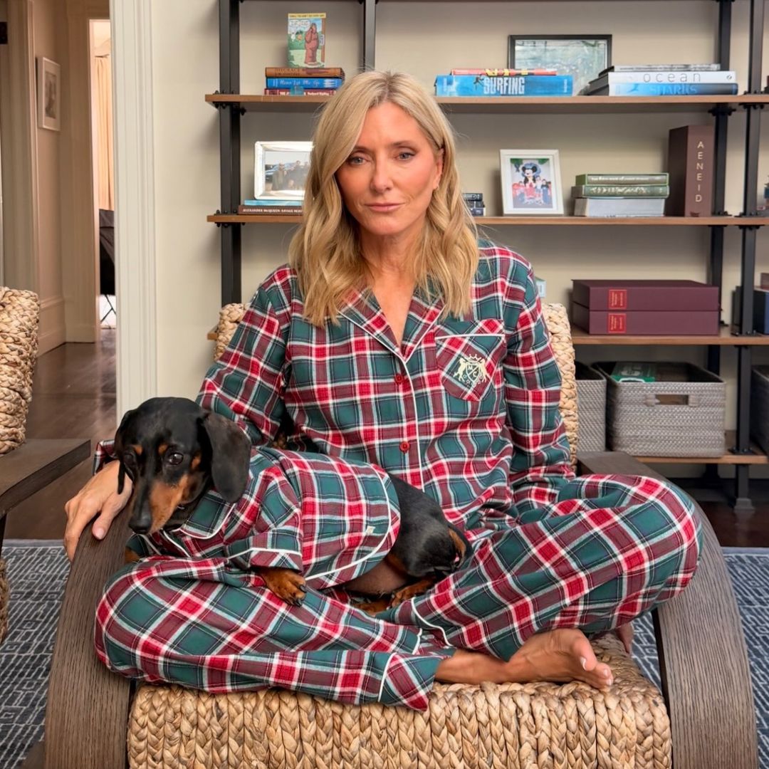 Marie-Chantal de Grecia ya tiene el pijama familiar que queremos copiar esta Navidad: cuadros escoceses, estilo años 50 y versión para nuestra mascota