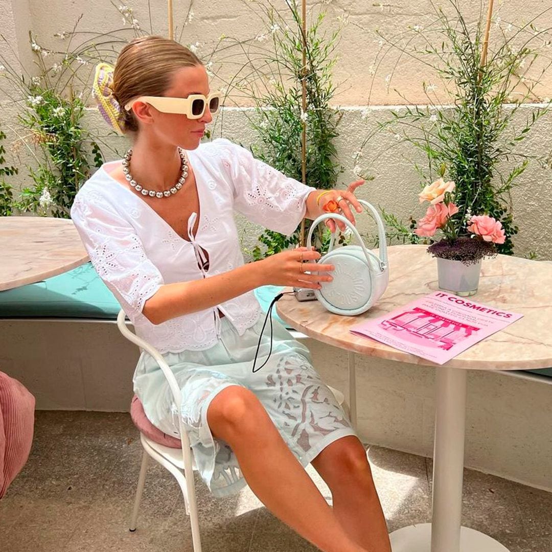 Los accesorios que transforman los looks básicos de verano y que seguirás llevando en otoño
