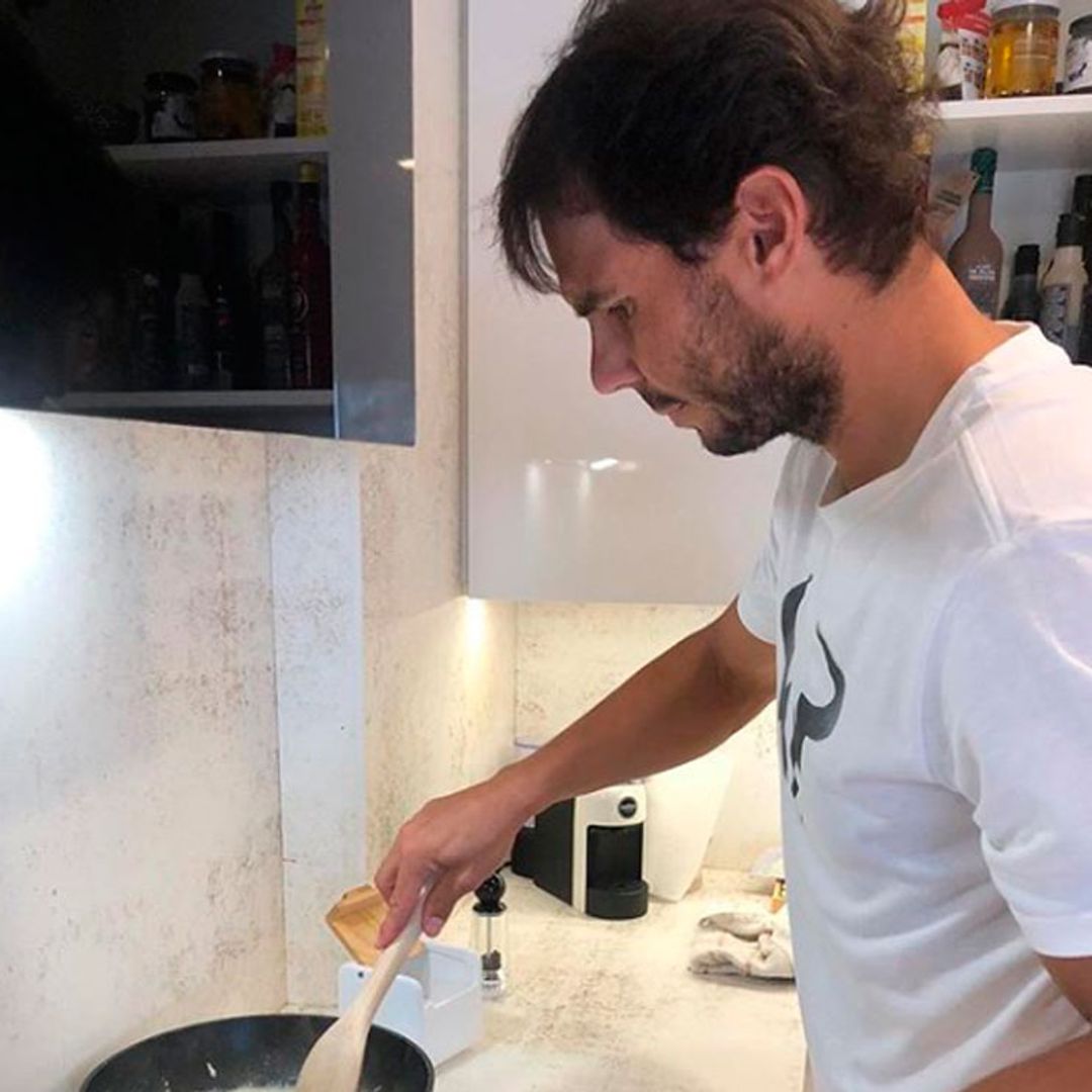 Rafa Nadal cambia la raqueta por la sartén: no te pierdas su vídeo cocinando