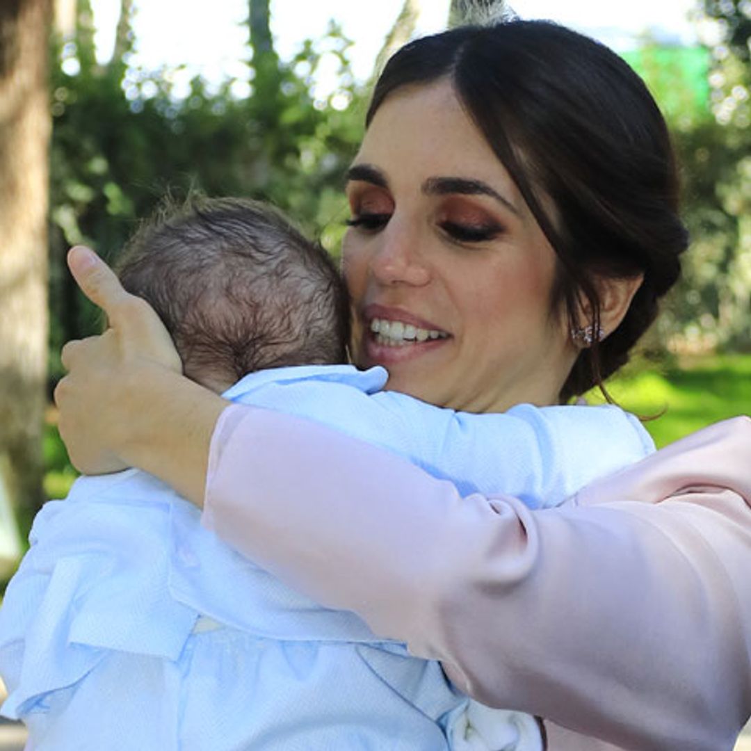 Noah, el hijo de Elena Furiase, celebra su quinto mes acompañando a mamá al trabajo