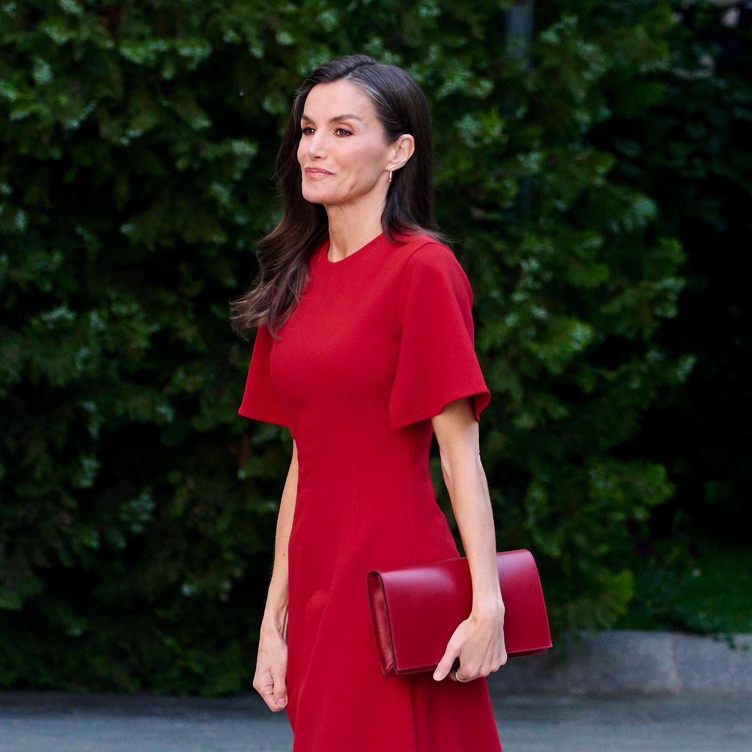 La reina Letizia visitará la fábrica de Adolfo Domínguez por su 50º aniversario: un acto que reafirma su compromiso con el 'made in Spain'