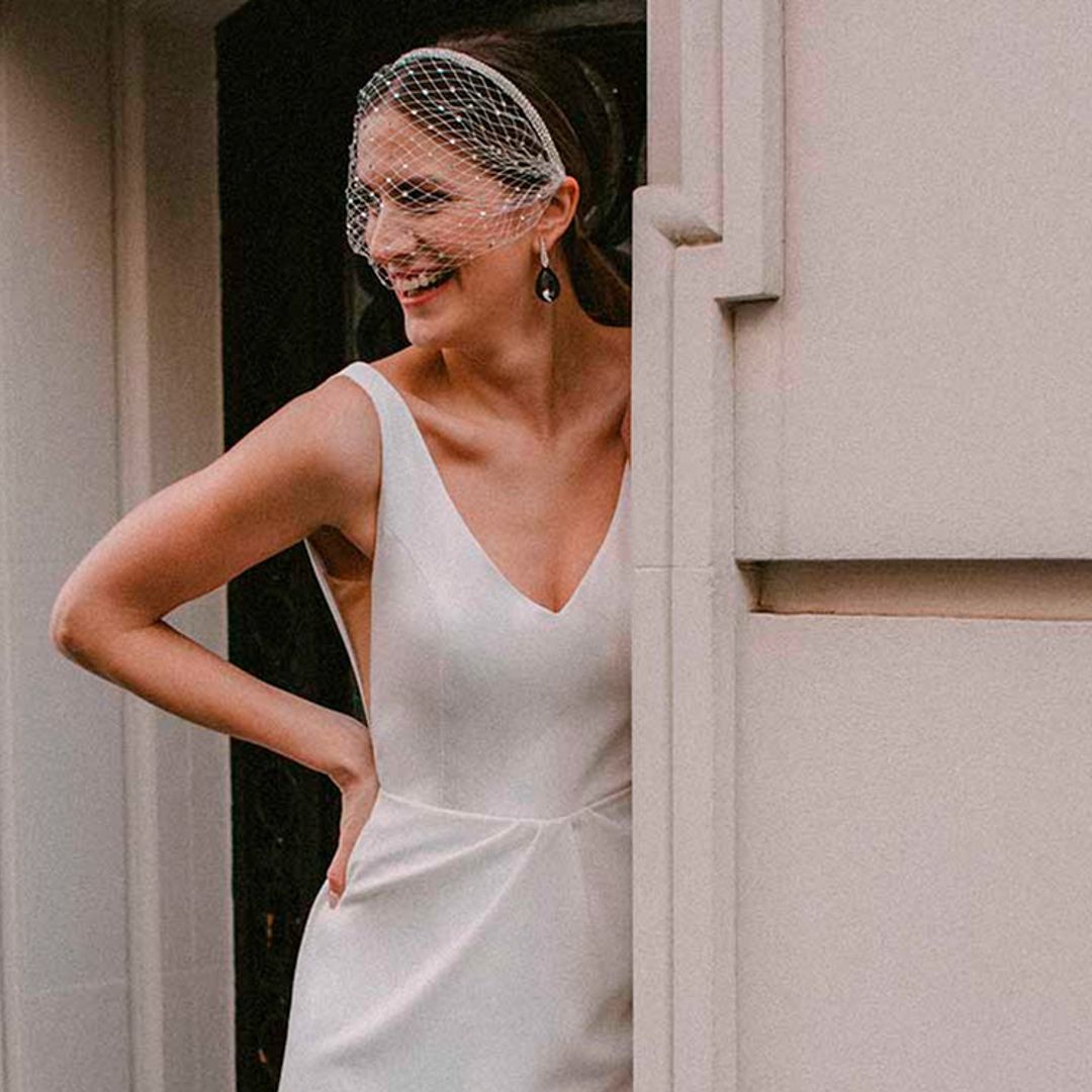 Aires franceses y detalles 'glitter': la propuesta de Lorena Merino para las bodas de 2023