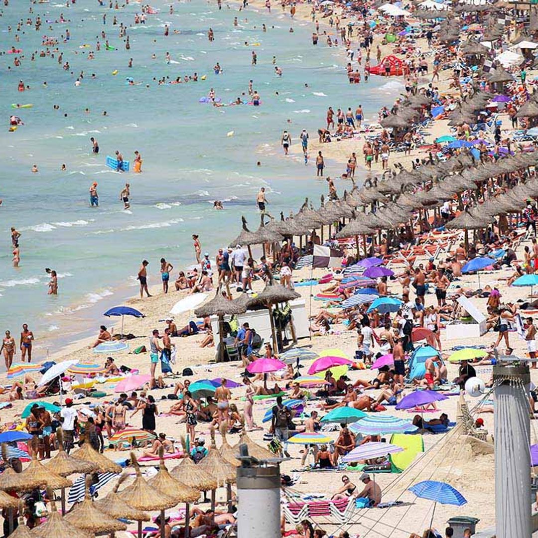 'Playas sin humos' para acabar con los residuos de tabaco en los arenales
