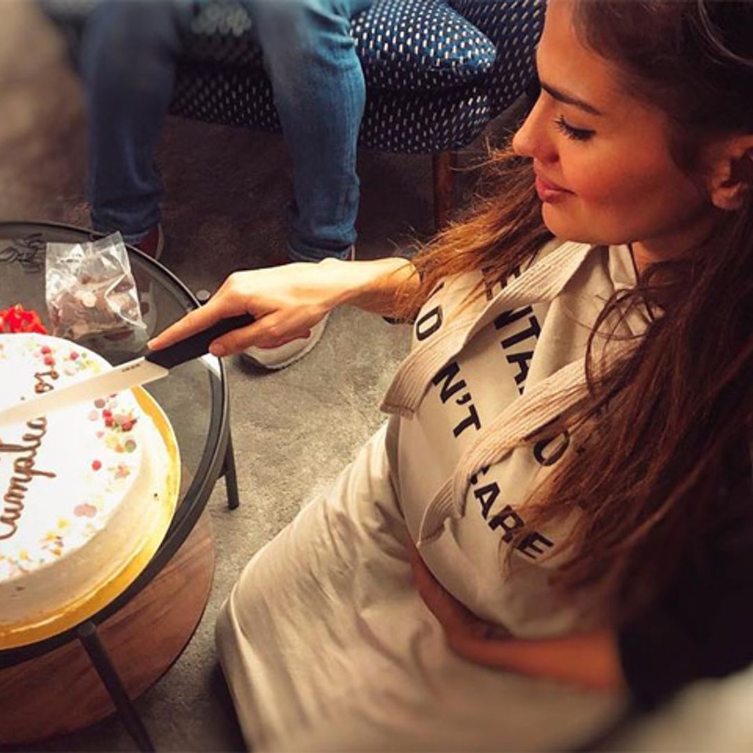 Sara Sálamo recibe una gran sorpresa en su último cumpleaños antes de ser mamá