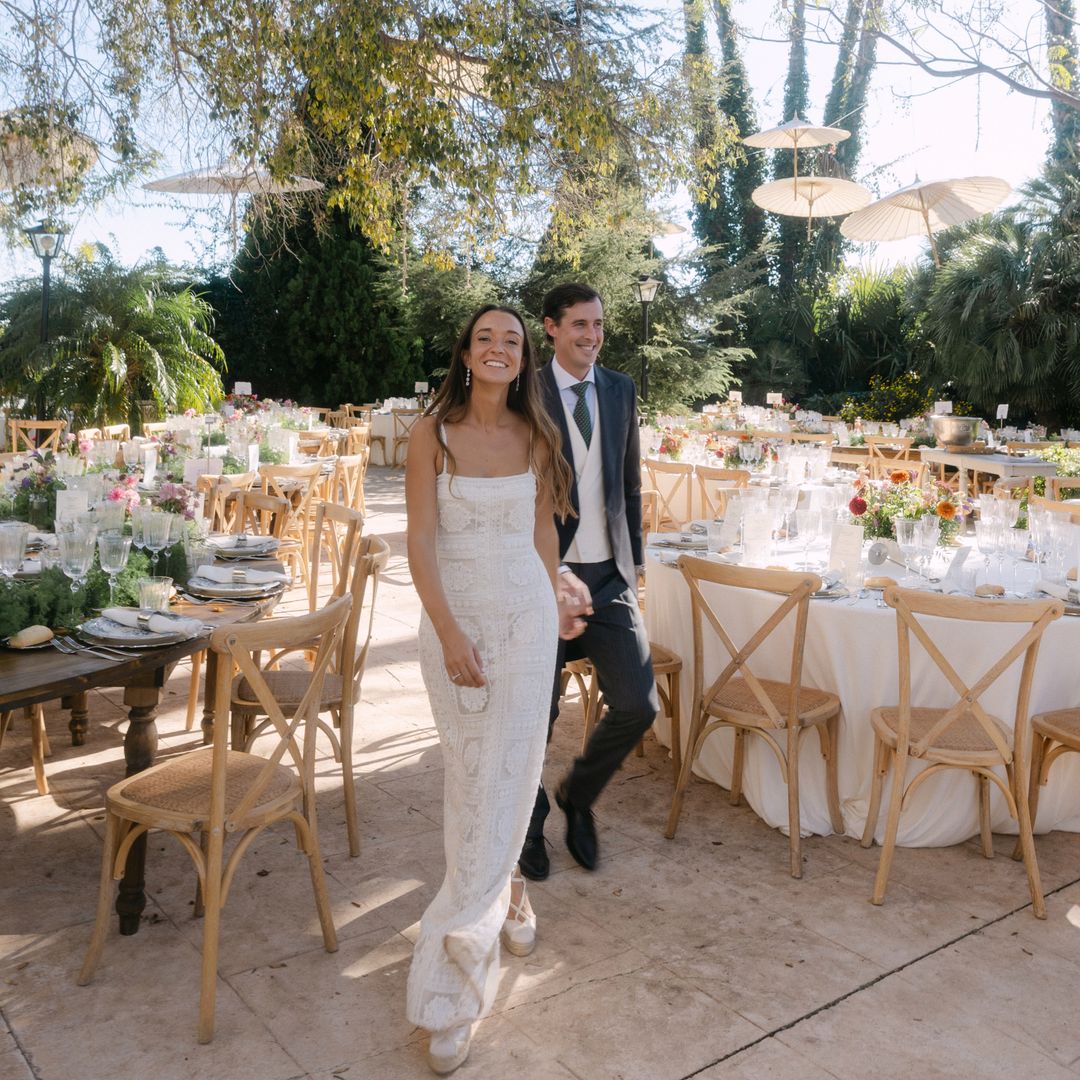 Ana, la novia decoradora que se casó con un vestido creado tres meses antes de su boda: "Queríamos una boda divertida, sin protocolos estrictos"