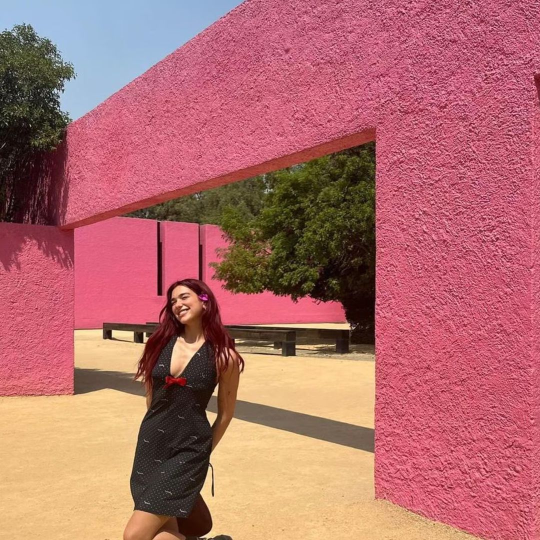 Dua Lipa compartió imágenes de su visita a La Cuadra en redes sociales.