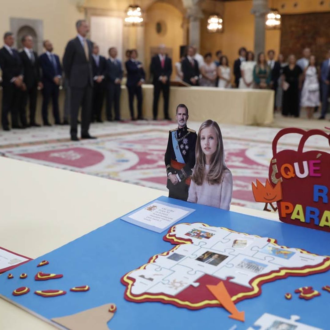 Como un marinero, muy guapo y con la princesa Leonor siempre presente... así ven los más pequeños a Felipe VI