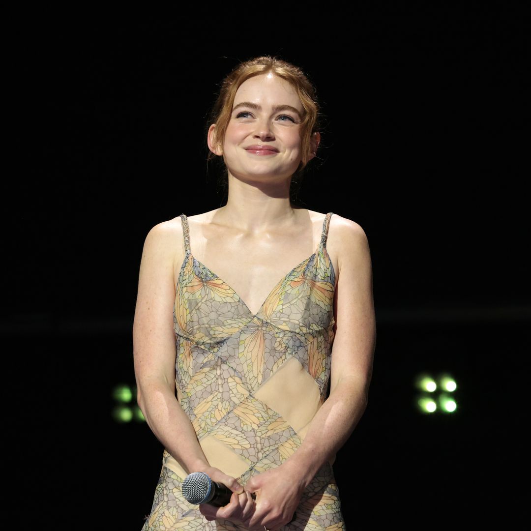 Sadie Sink sorprende con un vestido de archivo lleno de historia